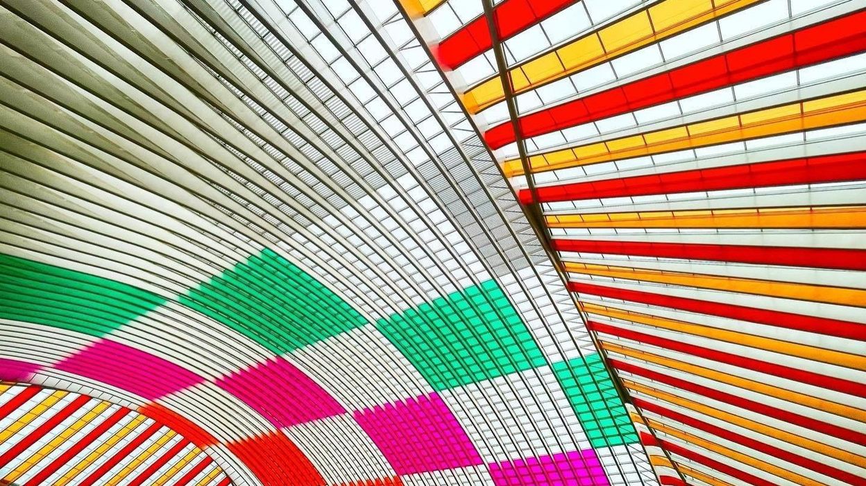 On a testé pour vous lOeuvre de Daniel Buren à la gare de Liège