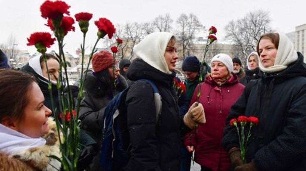 Guerre en Ukraine à Moscou sous les murs du Kremlin la timide mais