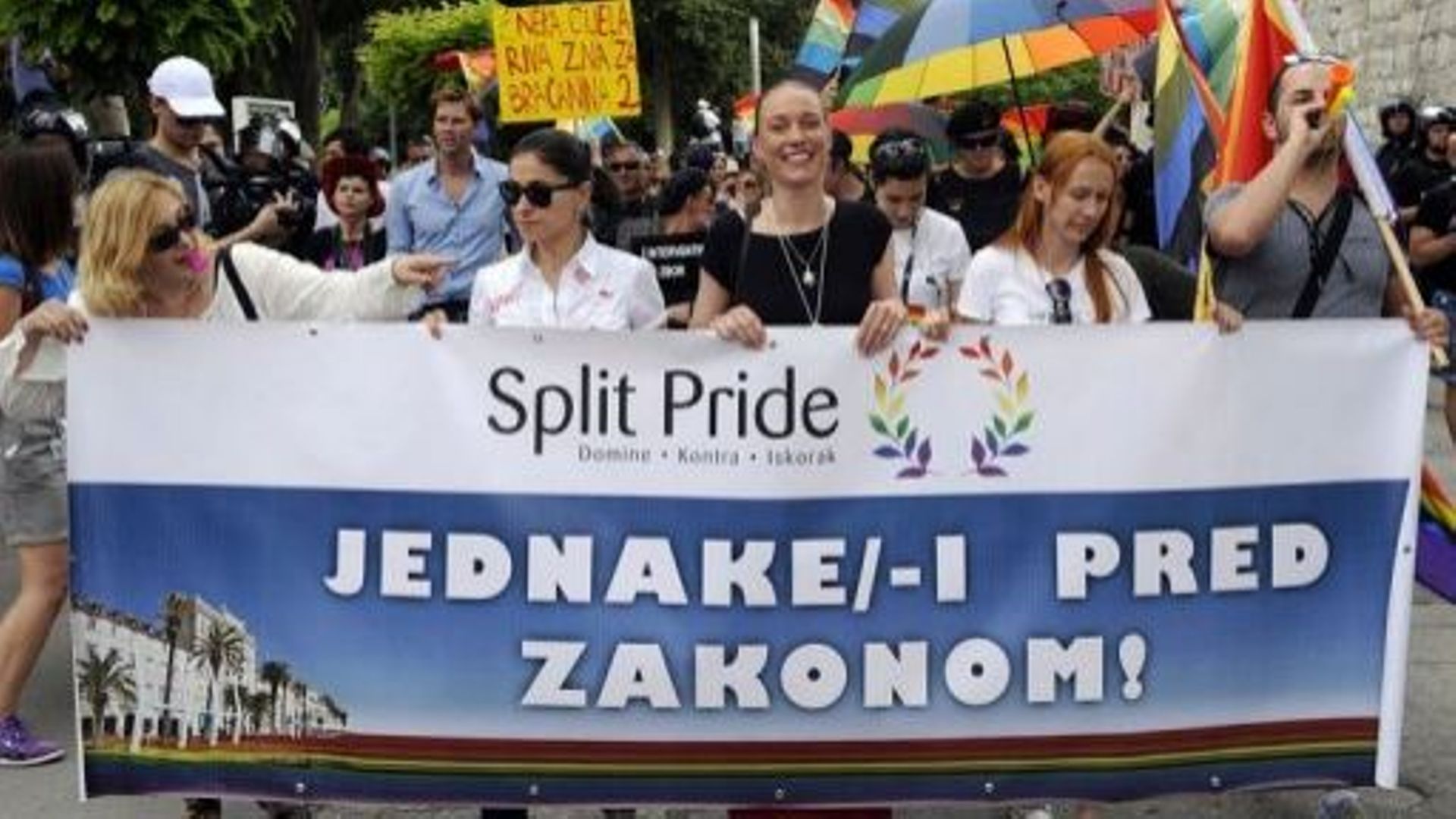 Serbie Une Gay Pride En Salle Sous Contr Le Policier Rtbf Actus