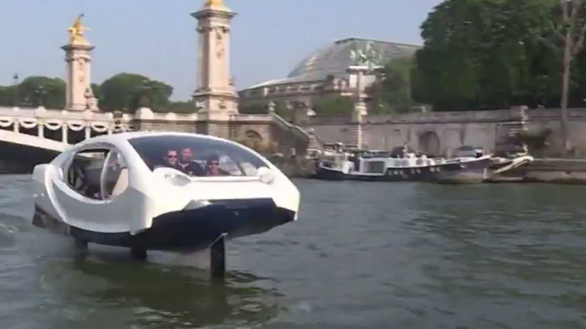 Paris Nouveaux Tests Pour Les Taxis Volants Sur La Seine Rtbf Be