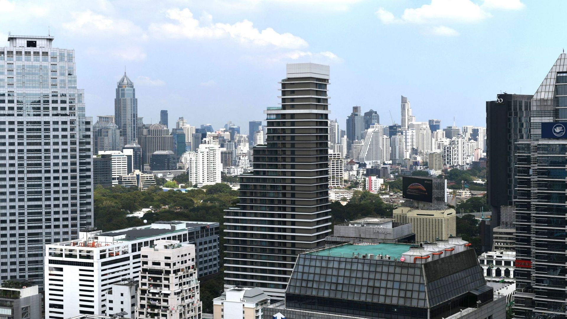 Thaïlande un adolescent arrêté après une fusillade dans un centre