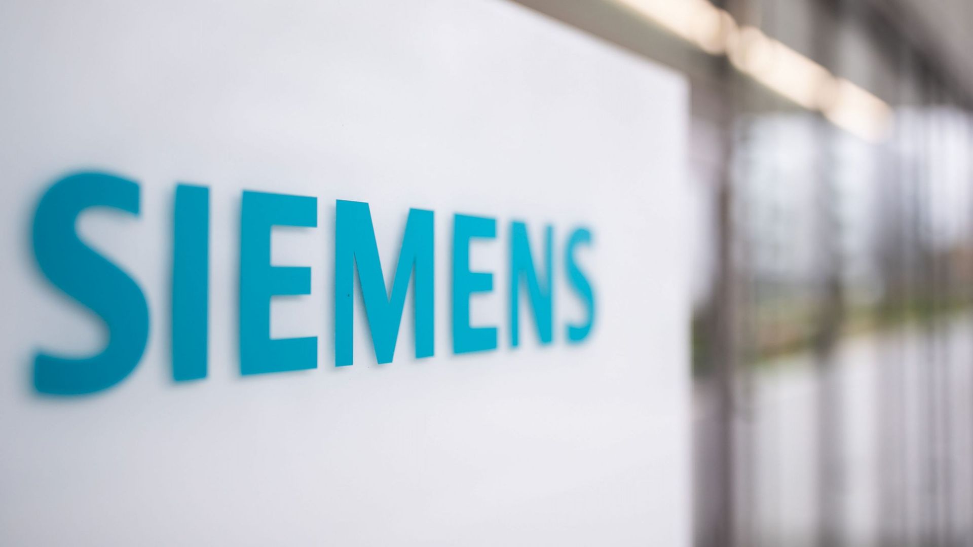 Siemens Rel Ve Ses Objectifs Et Veut R Compenser Ses Actionnaires