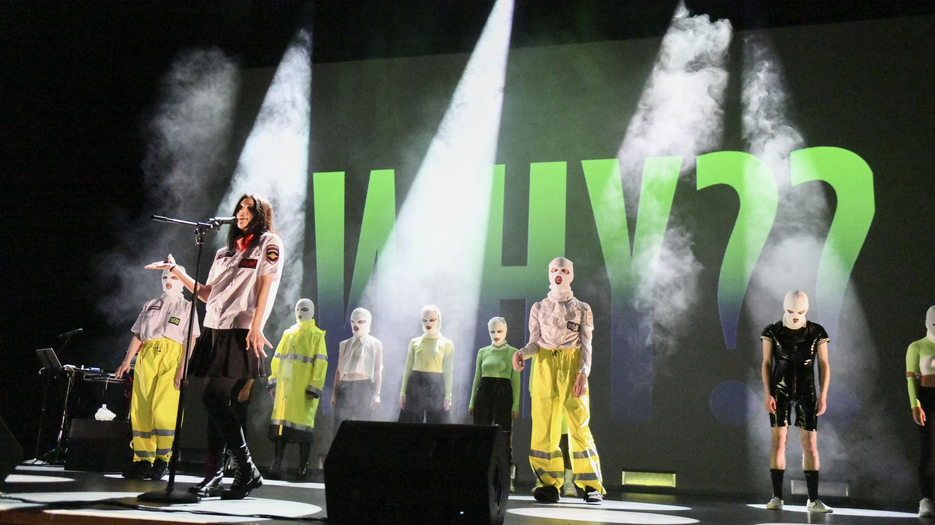 La Police Russe Oblige Le Groupe Pussy Riot Arr Ter Le Tournage D Une