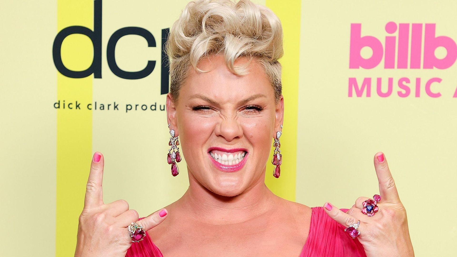 P Nk Propose Aux Beach Handballeuses Norv Giennes De Payer Leurs