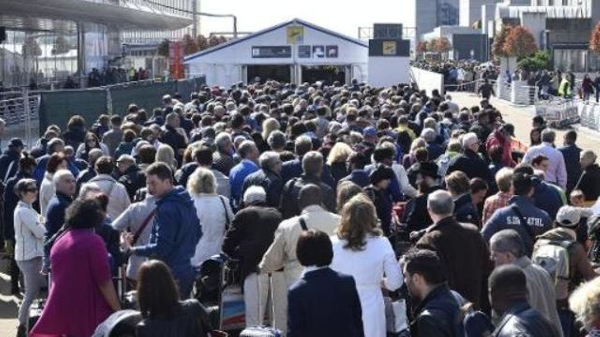 Brussels Airport Les Contr Les De S Curit G N Rent De Longues Files D