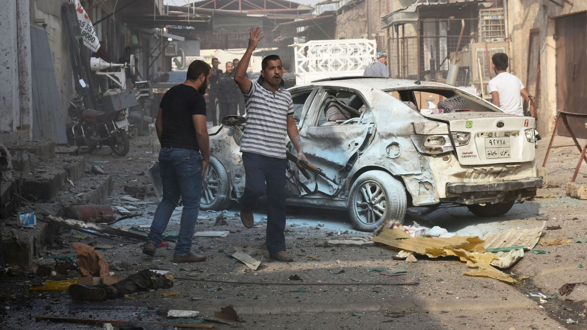 Irak Un Double Attentat Suicide Fait Au Moins Morts Au Centre De