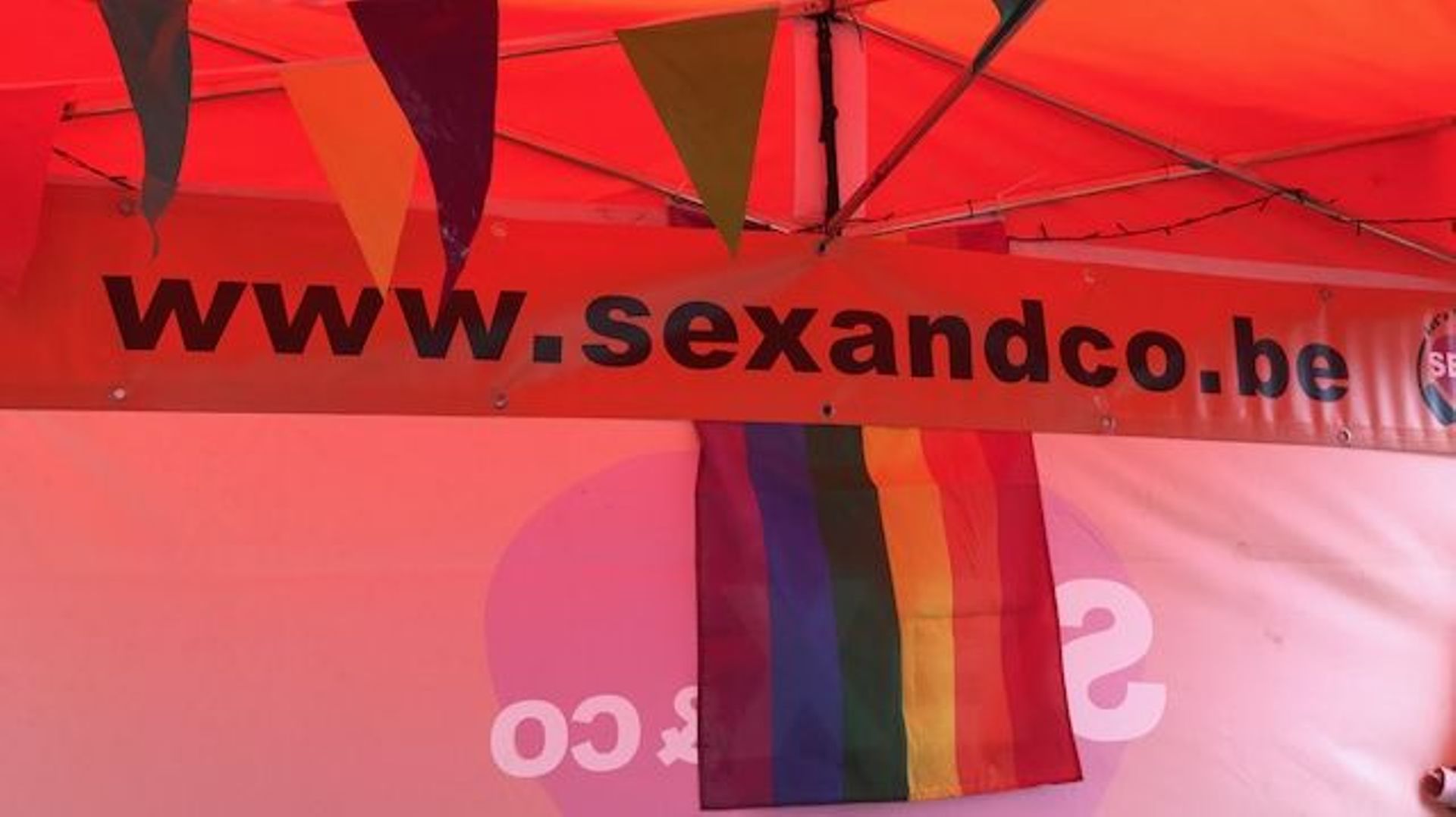Dour Sur Le Site Du Festival Sex Co Un Stand D Information Et De Pr Vention