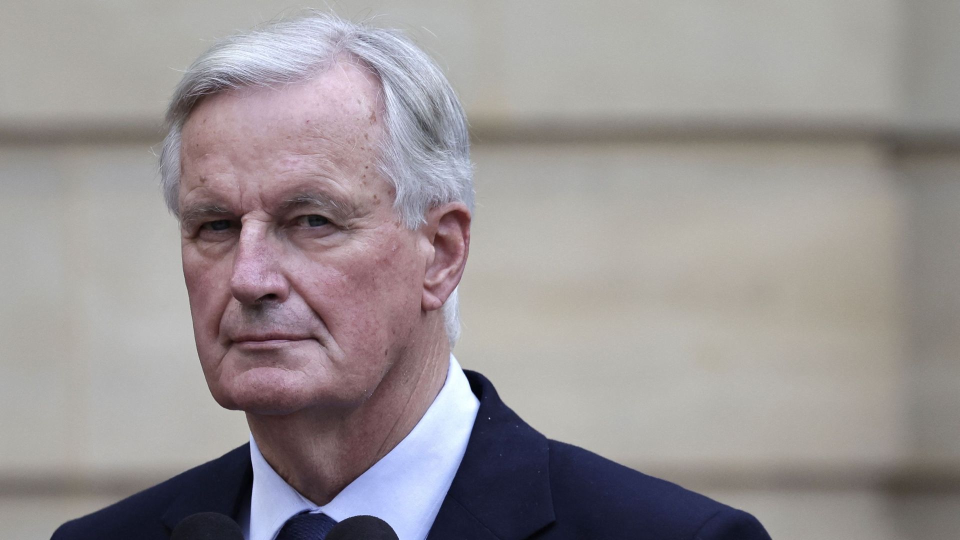 France Peine Nomm Le Gouvernement Barnier Est D J Sous Le Feu