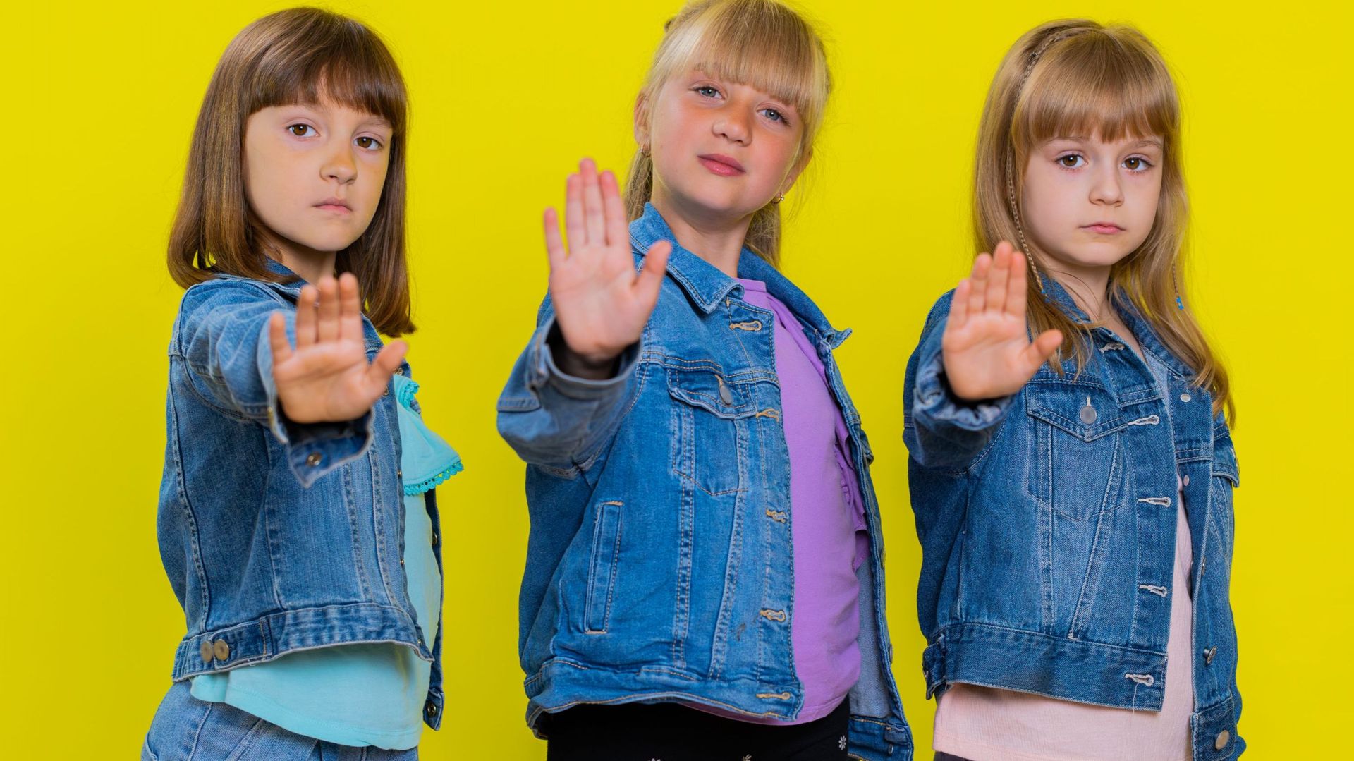 Apprendre aux enfants à communiquer sans violence c est le message que