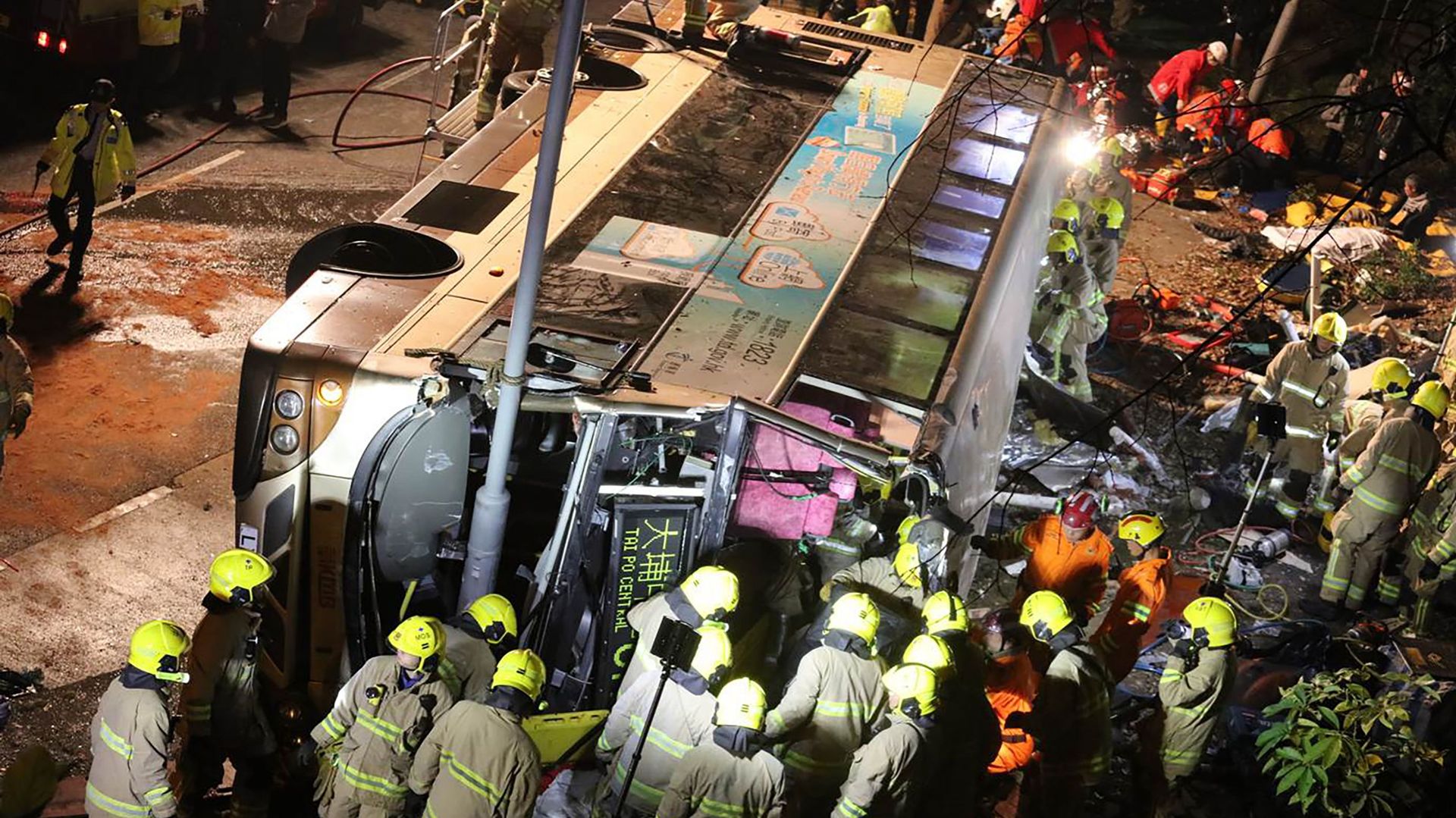 Bus Renvers Hong Kong Une Enqu Te Ouverte Sur L Accident Qui A Fait