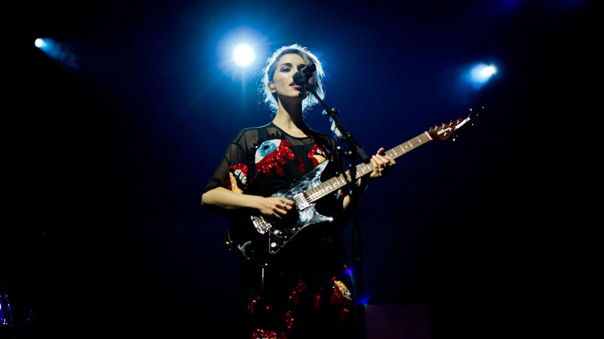 St Vincent Au Milieu D Une Orgie Gay Dans Un Clip Joyeusement H Doniste Rtbf Actus