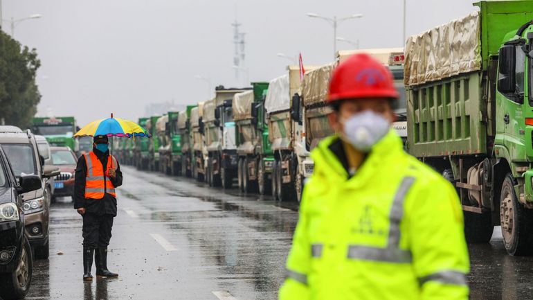 Virus en Chine: villes en quarantaine, craintes de pénuries& 3 questions à notre correspondant sur place