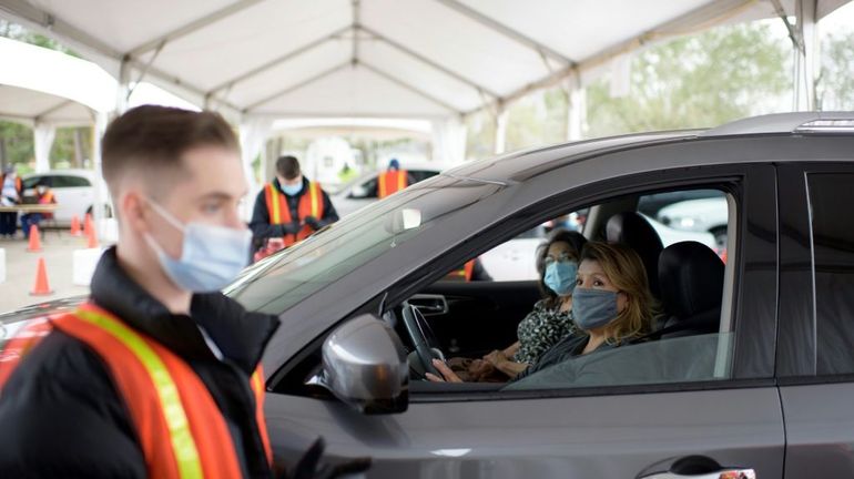 Etats-Unis : au Texas, on se fait vacciner au volant