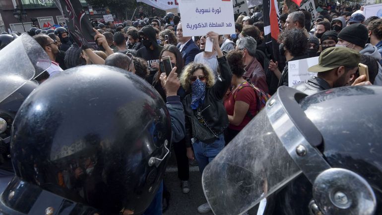 Près de 2.000 manifestants à Tunis contre la politique sécuritaire répressive