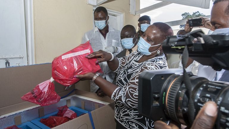 Coronavirus : le Malawi détruit près de 17000 vaccins anti-Covid dont la date de péremption était dépassée depuis mi-avril