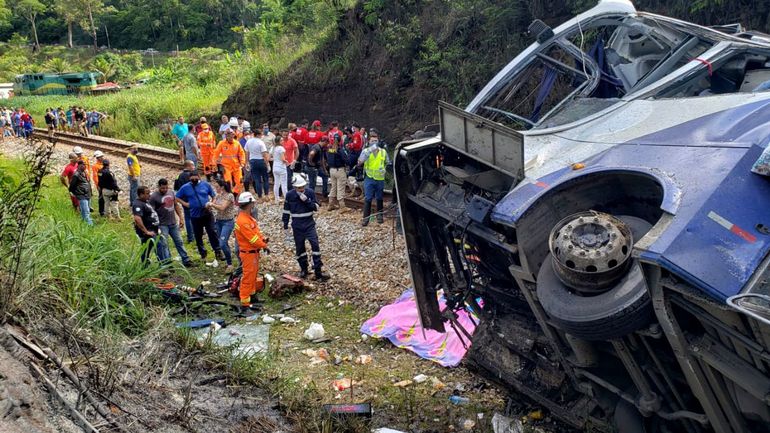 Un accident d'autocar fait 14 morts au Brésil