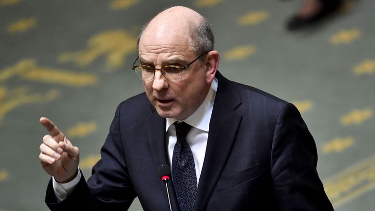 Grève dans les prisons: Koen Geens hausse le ton au parlement