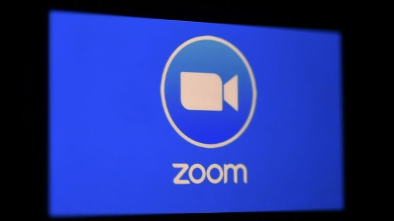 Des réunions Zoom piratées et perturbées par des images pornographies ou haineuses