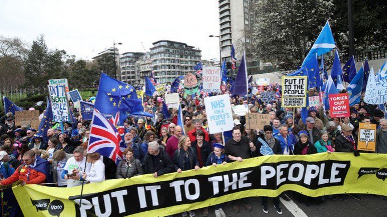 Les Britanniques manifestent à Londres en faveur d'un nouveau référendum sur le Brexit