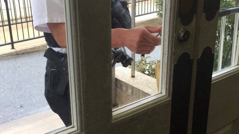 Périmètre de sécurité autour de la Maison Blanche, un homme avec un paquet suspect interpellé