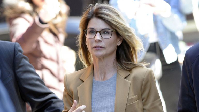 Scandale universités: l'actrice Lori Loughlin va plaider coupable