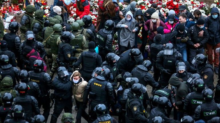Biélorussie : plus de 700 personnes détenues après la manifestation de dimanche