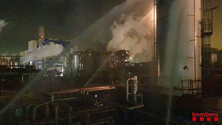 Espagne: l'ouvrier disparu dans l'incendie d'une usine pétrochimique de Tarragone est mort