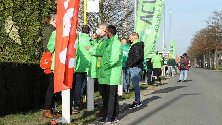 Accord interprofessionnel: les syndicats demandent aux travailleurs de Pfizer à Puurs de ne pas débrayer