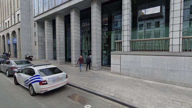 Bruxelles : un homme retrouvé mort dans sa cellule au commissariat
