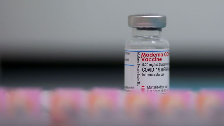 Coronavirus aux Etats-Unis : les réactions allergiques graves au vaccin Moderna sont rares