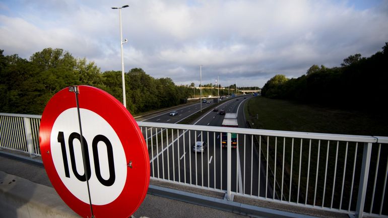 La vitesse sur le ring de Bruxelles est désormais limitée à 100 km/h en Région bruxelloise et en Région flamande