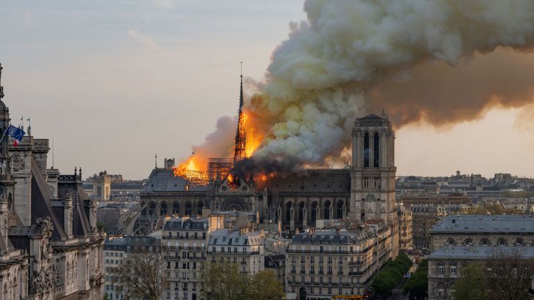 Un an après l'incendie de Notre-Dame de Paris: le point sur le chantier, l'enquête, les dons