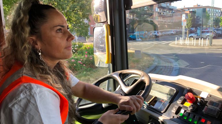 Le métier d'éboueur ouvert aux femmes adoucit les mentalités