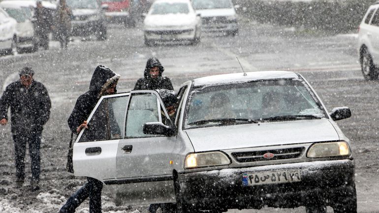 Iran: écoles fermées et vols perturbés par d'importantes chutes de neige