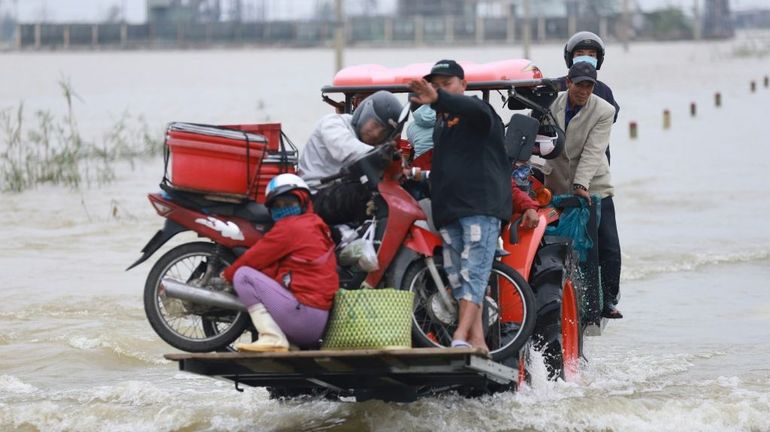 La tempête tropicale Vamco arrive au Vietnam, déjà fortement touché ces dernières semaines