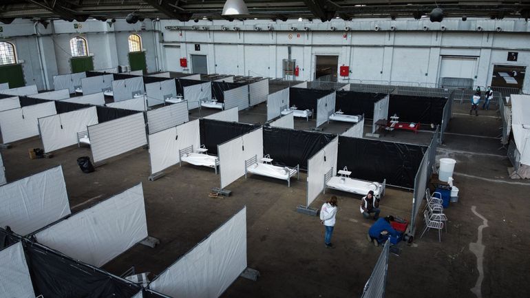 Coronavirus - Plus que 8 sans-abri et migrants au centre de MSF sur le site de Tour & Taxis à Bruxelles