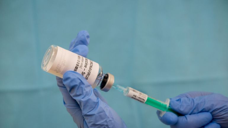 Coronavirus : les pays pauvres recevront des vaccins dans les semaines à venir, promet l'OMS