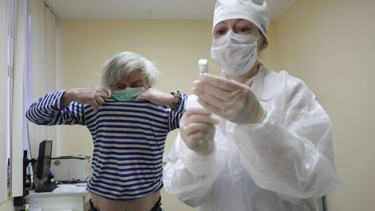 Coronavirus: plus de 800.000 personnes vaccinées en Russie, annonce le ministre de la Santé