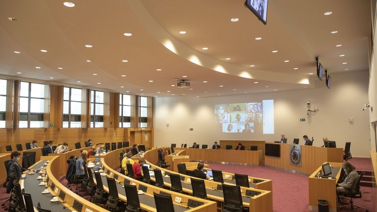 Bruxelles : assises contre le racisme et commission délibérative au menu du parlement
