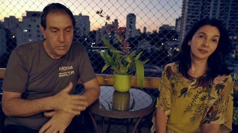 Brésil: à l'hôpital comme à la ville, Jacques et Fabiane, un couple de médecin unis contre le virus