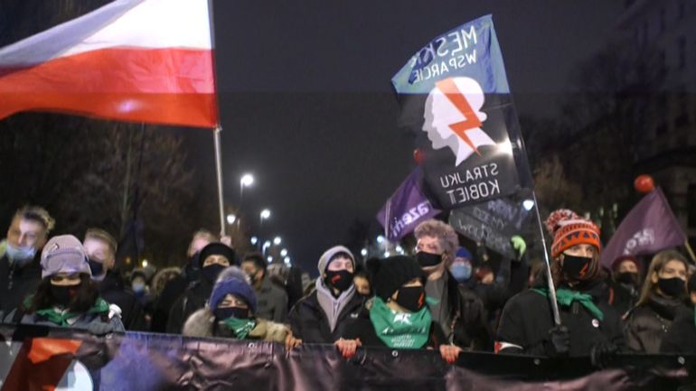 Pologne : manifestations contre l'interdiction quasi-totale de l'avortement