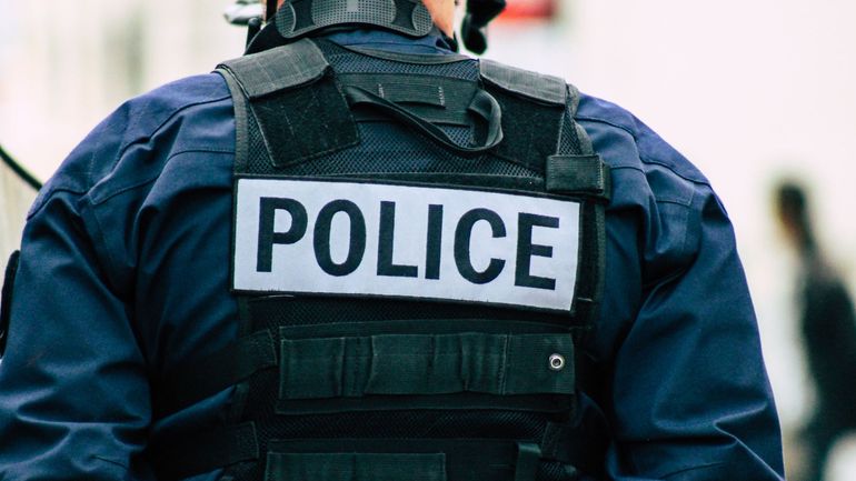 France : un homme abattu après avoir tué au couteau une fonctionnaire de police en France
