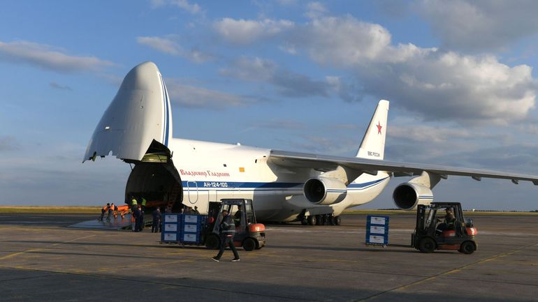 Coronavirus : la Russie envoie un avion chargé d'aide humanitaire aux USA
