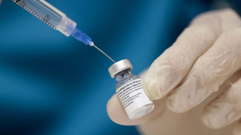 Une seule dose de vaccin si vous avez déjà été infecté par le COVID-19 ?
