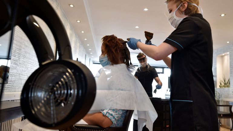 Réouverture des salons de coiffure : quelles solutions pour bien ventiler et diminuer les risques de contamination ?