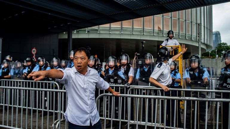 Hong Kong : après l'éviction de quatre d'entre eux, tous les députés pro-démocratie vont démissionner