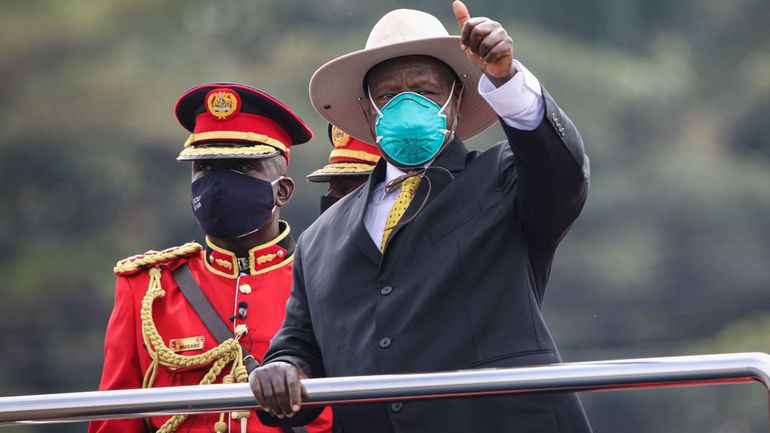 Ouganda: le président Museveni prête serment sous haute sécurité