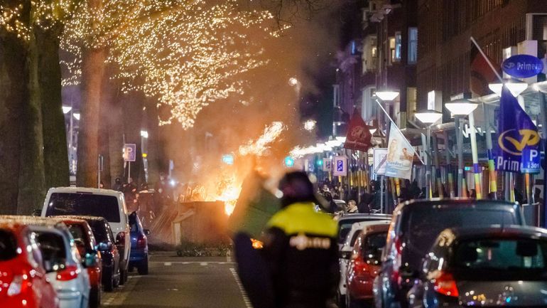 Coronavirus aux Pays-Bas : deuxième nuit d'émeutes après l'imposition d'un couvre-feu
