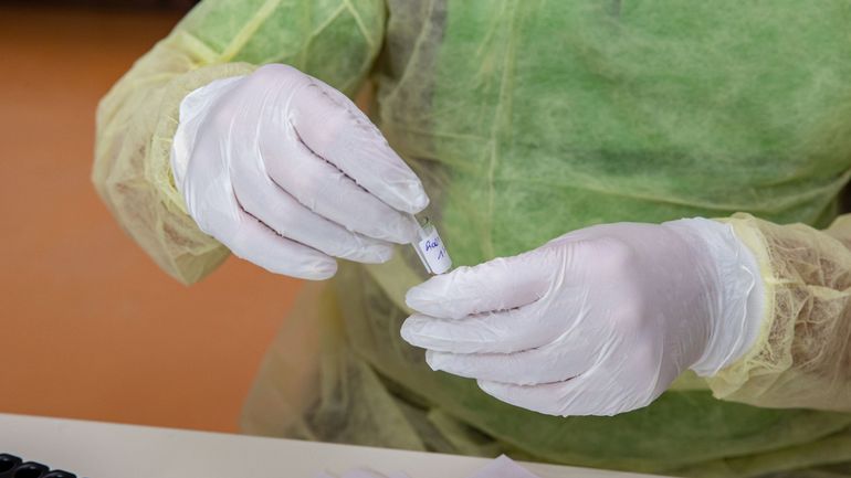 Coronavirus en Belgique : vrai ralentissement du nombre de nouveaux cas ou conséquence de la nouvelle méthode de testing ?
