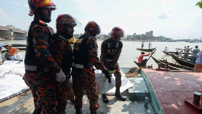 Bangladesh : le naufrage d&#39;un ferry cause au moins 30 victimes